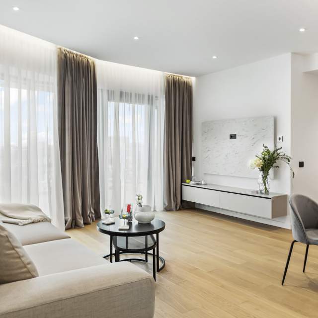 Apartament cu 4 camere de vânzare în One Herăstrău Towers, Herăstrău, București