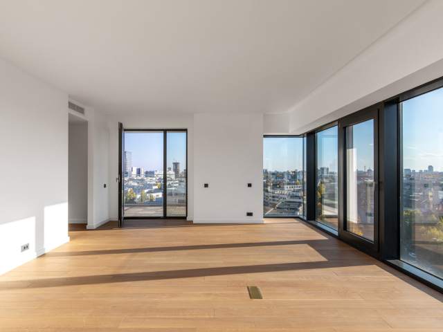 3 Bedroom Penthouse For Sale In One Herăstrău Towers, Herăstrău, București