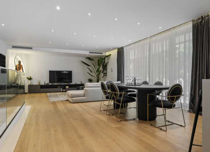 Duplex cu 4 camere de vânzare în One Charles De Gaulle