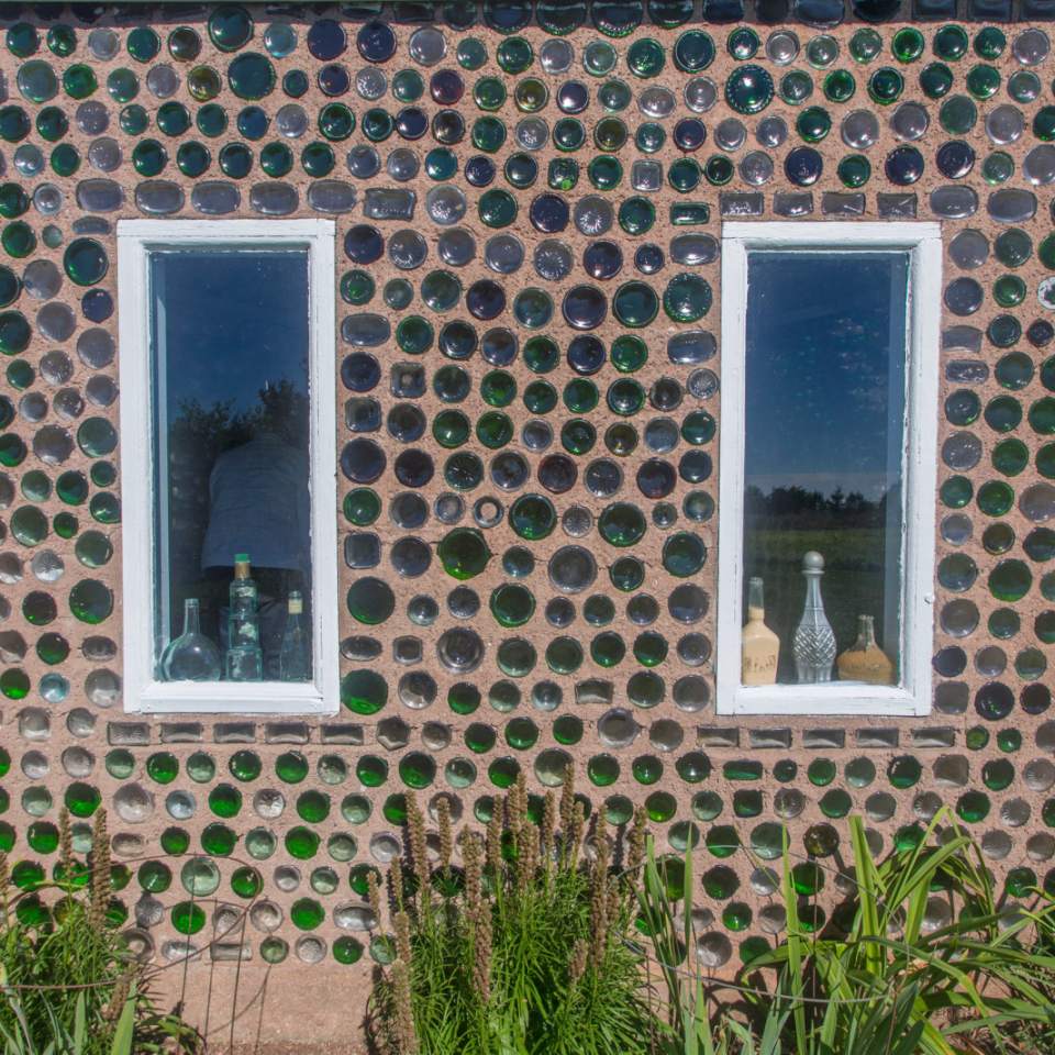 Atypical homes made of recycled materials