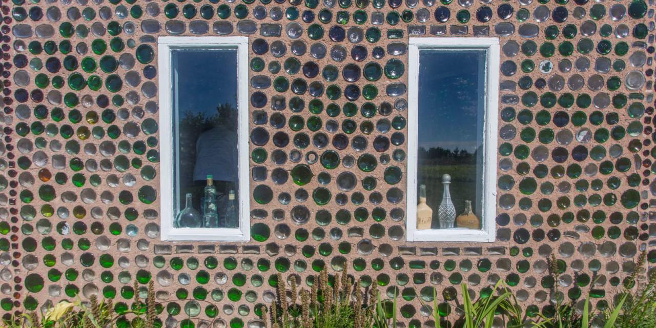 Atypical homes made of recycled materials