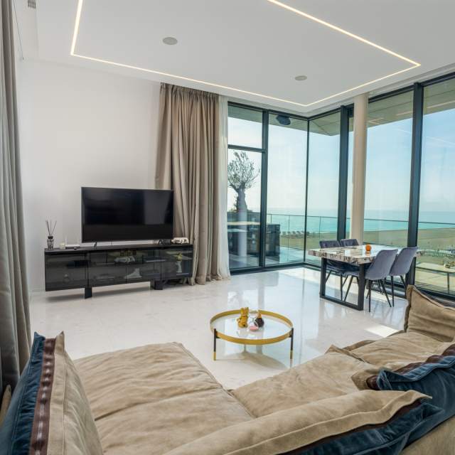 Penthouse cu 4 camere de vânzare în One Mamaia Nord, Constanța