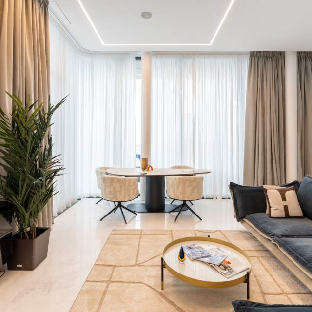 Penthouse cu 4 camere de vânzare în One Mamaia Nord, Constanța