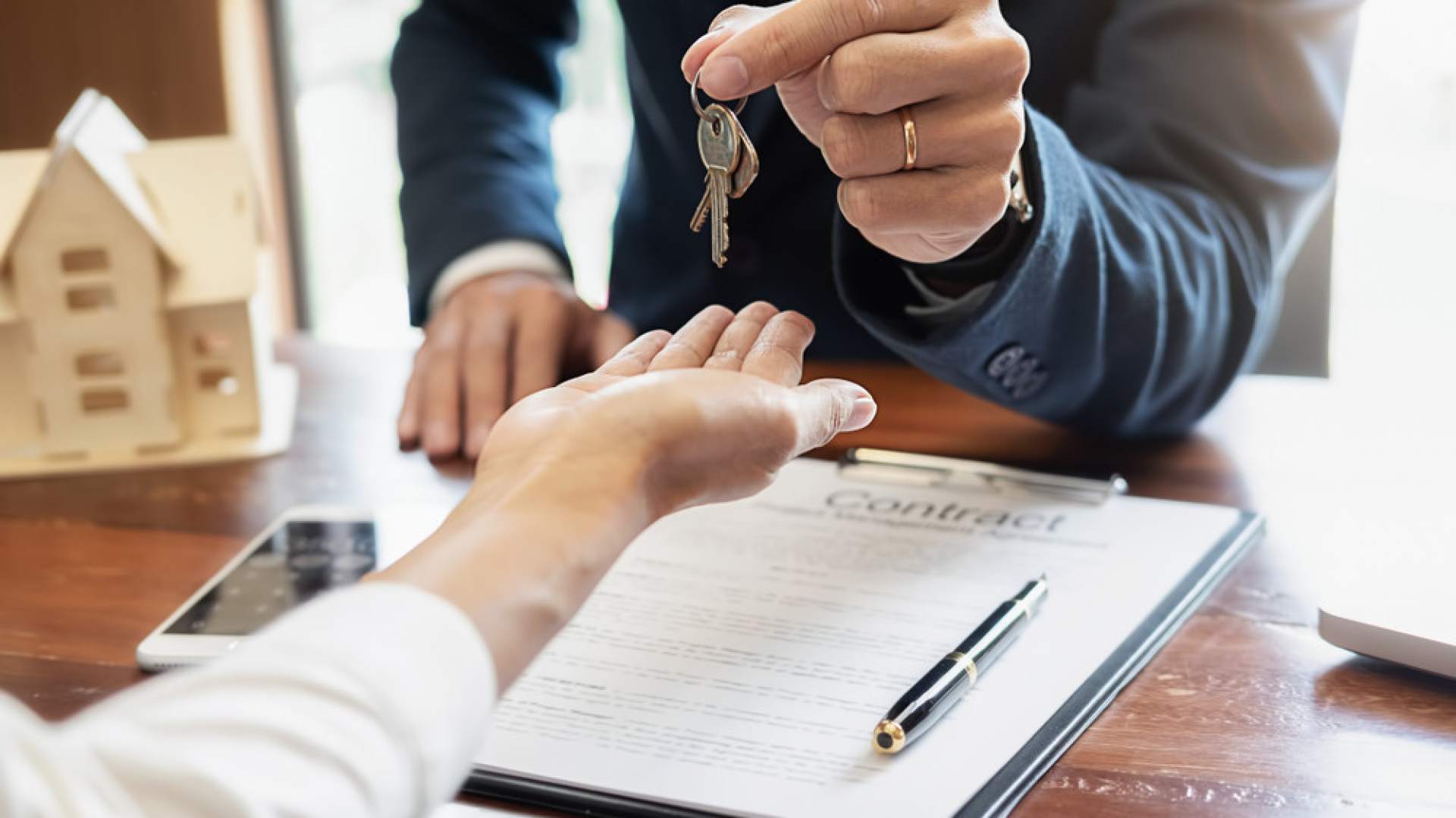 Contract de închiriere: model actualizat 2023