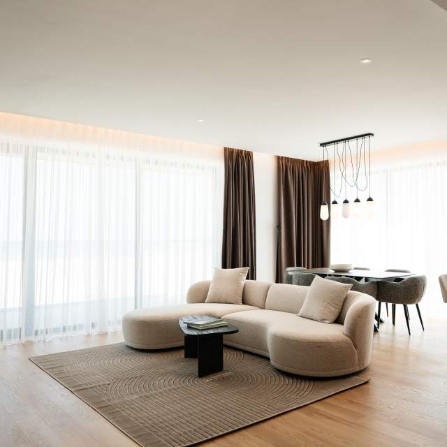Apartament cu 4 camere de vânzare în One Mamaia Nord, Constanța