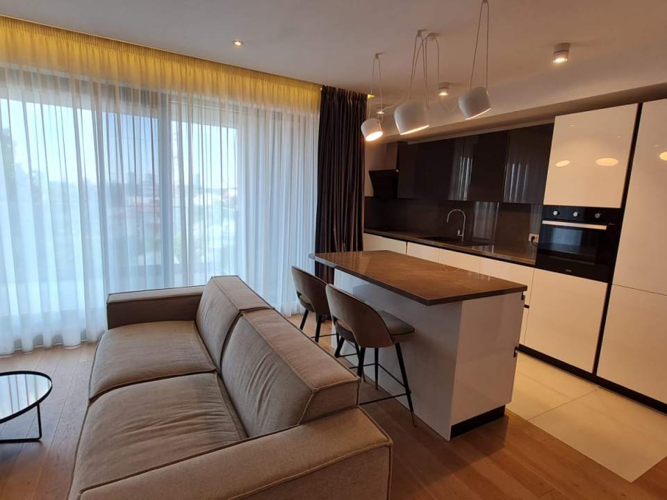 Apartament cu 4 camere de vânzare în One Herăstrău Plaza, Herăstrău, Sector 1
