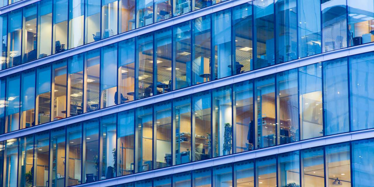 Cultura organizațională solidă: cum poate fi obținută și ce rol au spațiile de lucru