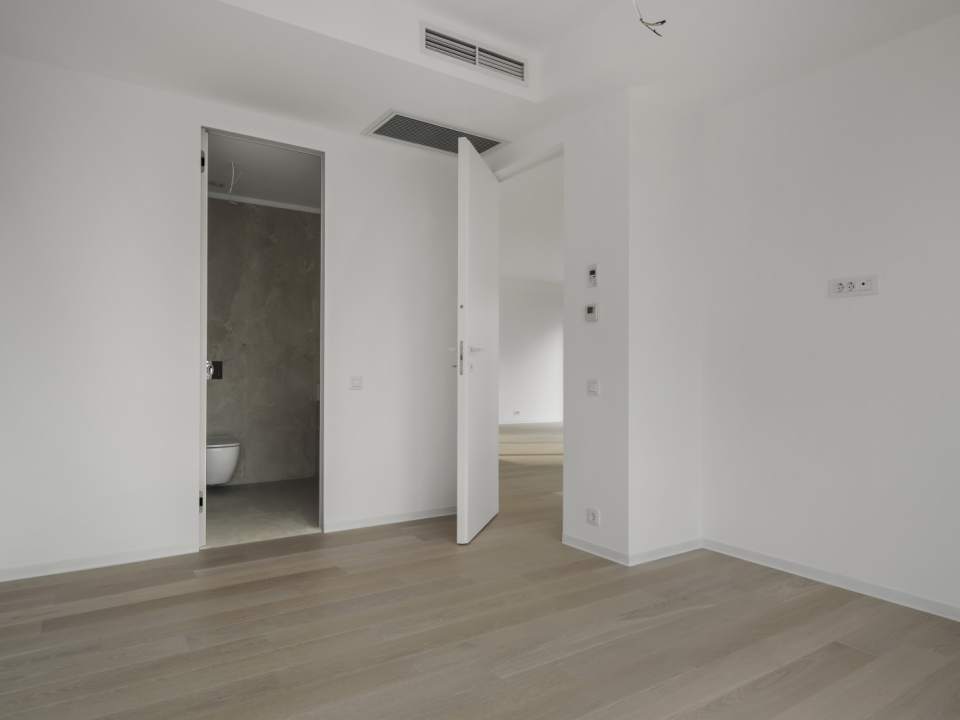 3 Bedroom Apartment For Sale In One Lake Club, Floreasca, Sector 2