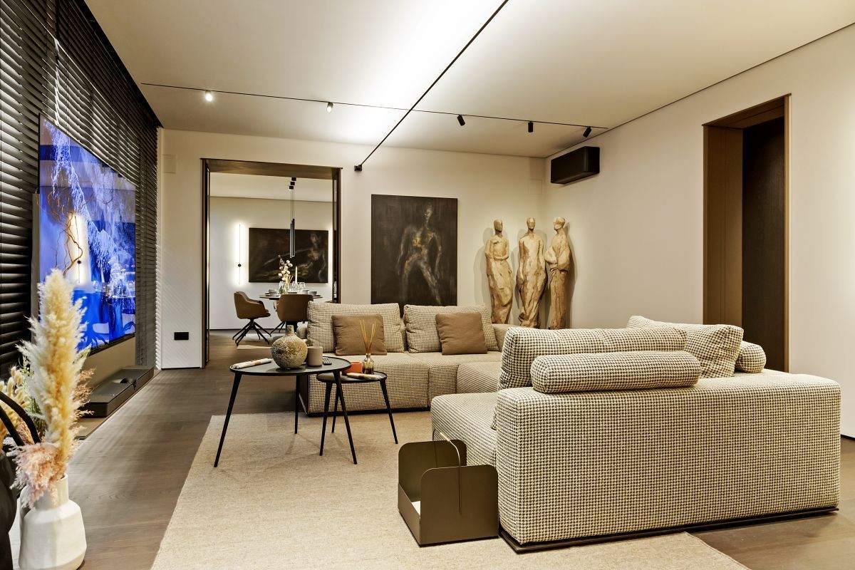 Contemporary Design 3-Bedroom Apartment Near Herastrau Park
