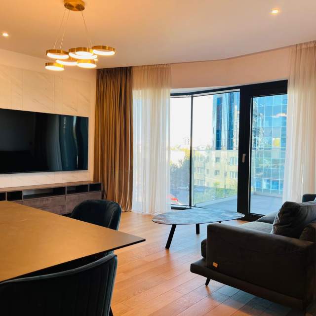 Apartament cu 4 camere de vânzare în One Herăstrău Towers, Herăstrău, București