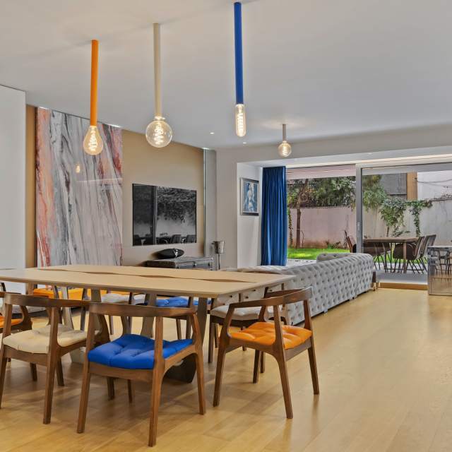 Apartament cu 4 camere și grădină lângă Piața Victoriei