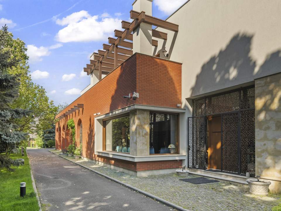 6 Bedroom Villa For Sale in Pipera