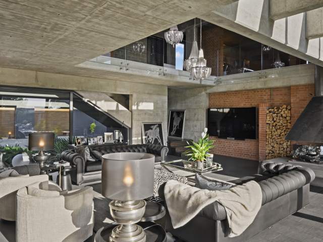 5 Bedroom Villa For Sale In Otopeni, Otopeni