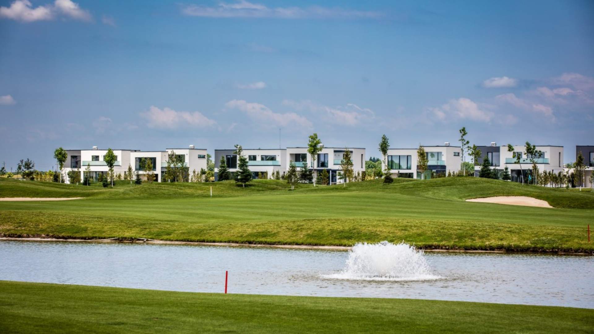 Premieră în România: un concept rezidențial unic pe piața locală se construiește în jurul unui club de golf
