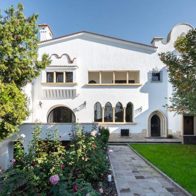 Mauro-Florentine style home for sale near Gradina Icoanei