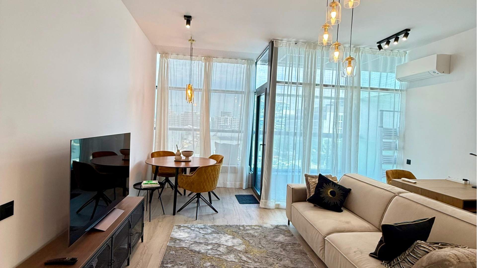 1 Bedroom Apartments