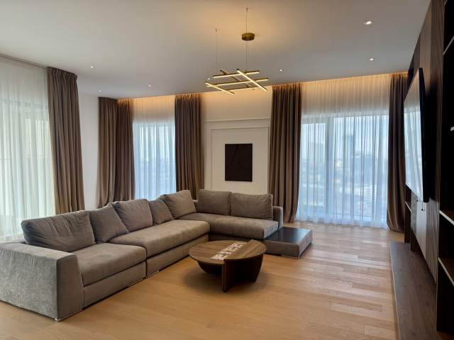 Apartament cu 4 camere de închiriat în One Verdi Park, Floreasca, București