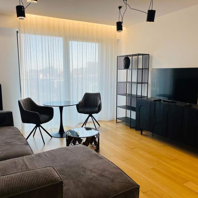 Apartament cu 2 camere de vânzare în One Herăstrău Towers, București
