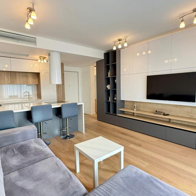 Apartament cu 2 camere de închiriat în One Herăstrău Plaza, București