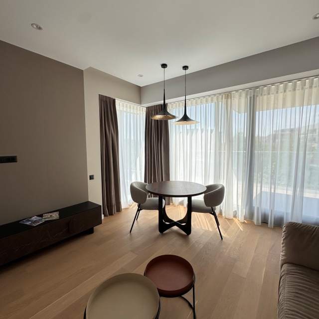 Apartament cu 4 camere de închiriat în One Herăstrău Vista, București