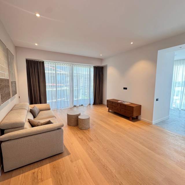 Apartament cu 3 camere de închiriat în One Herăstrău Vista, București