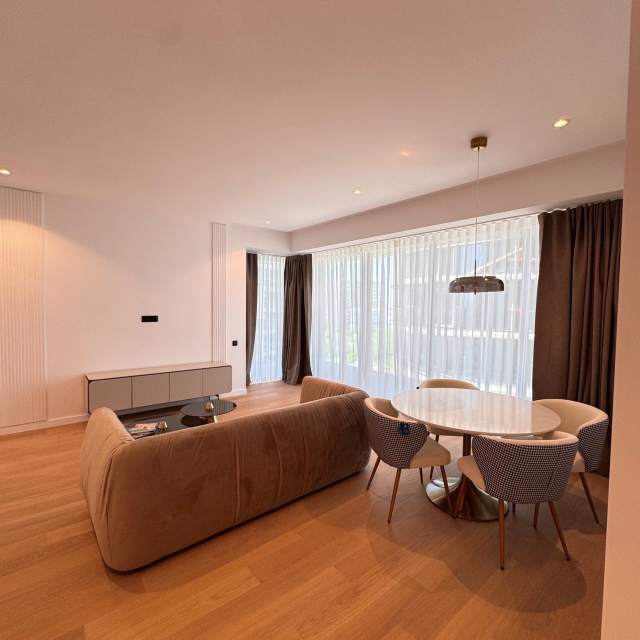 Apartament cu 3 camere de închiriat în One Herăstrău Vista, București