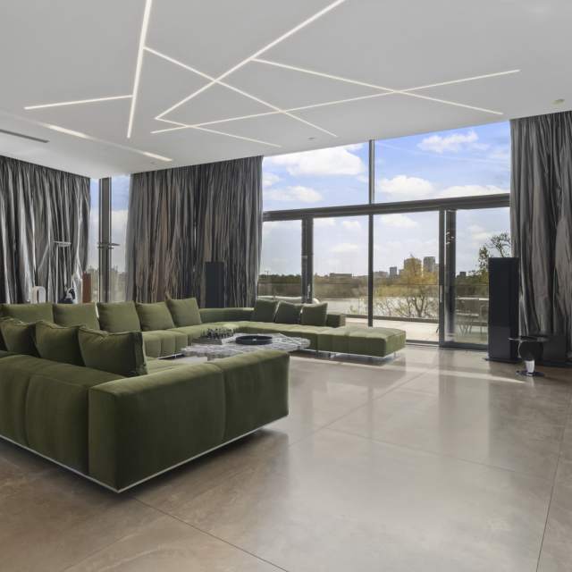 Penthouse cu 3 camere de închiriat în One Floreasca Lake, București