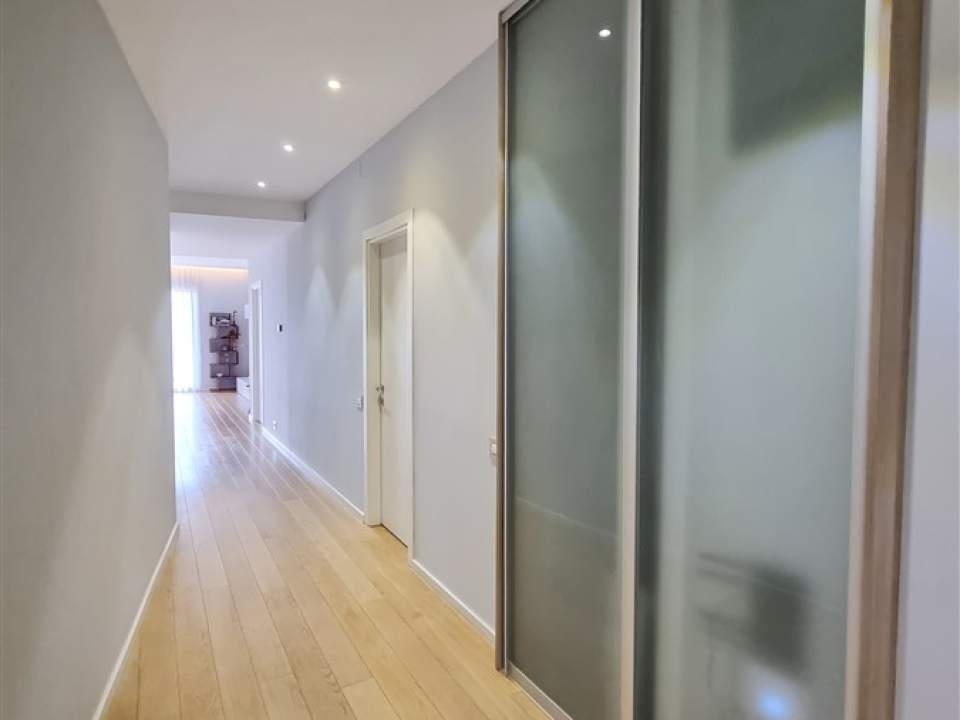 Apartament cu 4 camere de închiriat în One Floreasca Lake, Floreasca, Sector 1 poza nr. 5