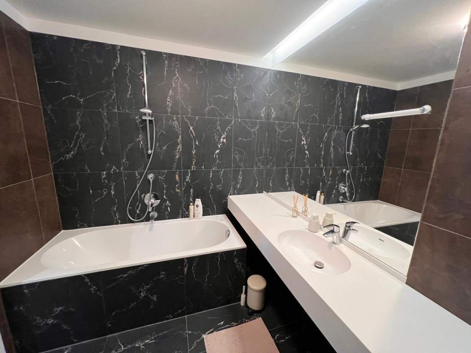 Apartament cu 3 camere de închiriat în One Herăstrău Plaza, Herăstrău, Sector 1 poza nr. 3