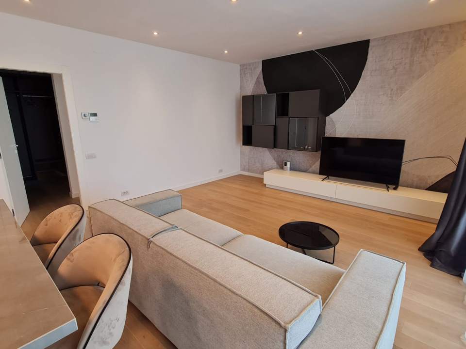 Apartament cu 4 camere de vânzare în One Herăstrău Plaza, Herăstrău, Sector 1 poza nr. 1