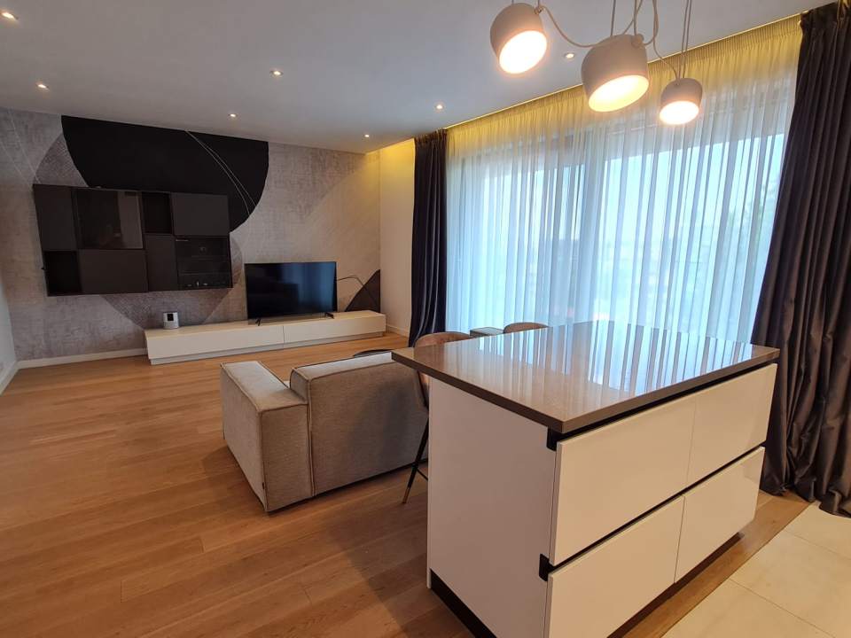 Apartament cu 4 camere de vânzare în One Herăstrău Plaza, Herăstrău, Sector 1 poza nr. 4