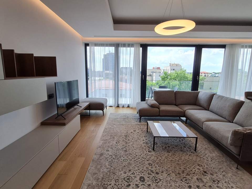 Penthouse cu 3 camere de închiriat în Primăverii poza nr. 8