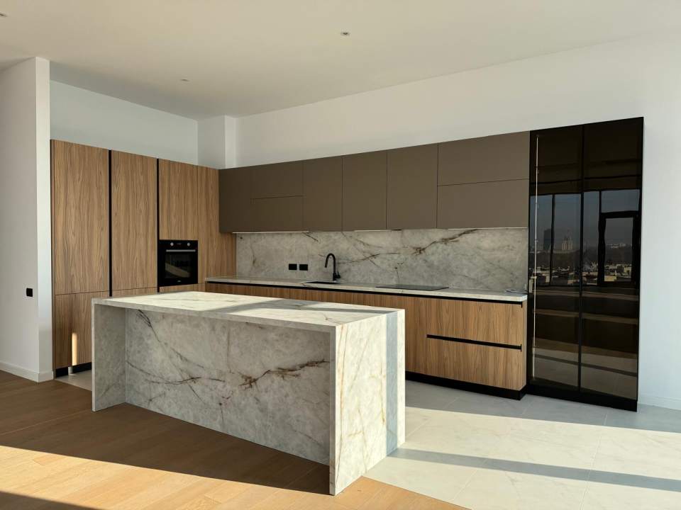 Penthouse cu 4 camere de vânzare în One Herăstrău Towers, Herăstrău, Sector 1 poza nr. 1
