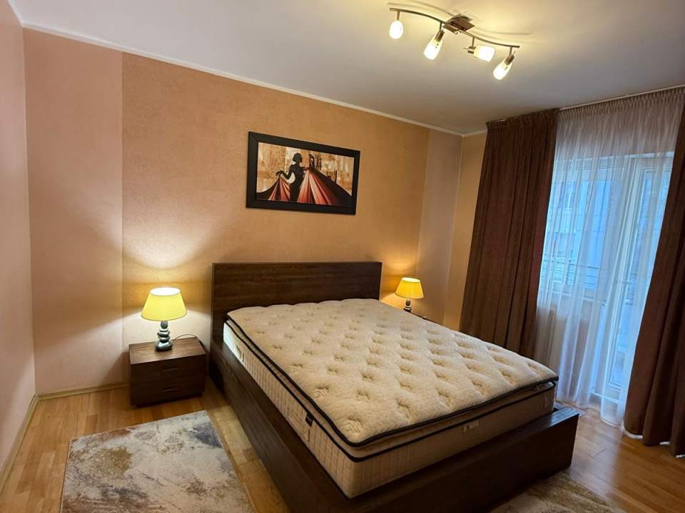 Apartament cu 3 camere de vânzare poza nr. 1