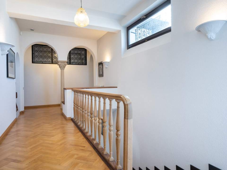 7-room villa for rent photo no. 2