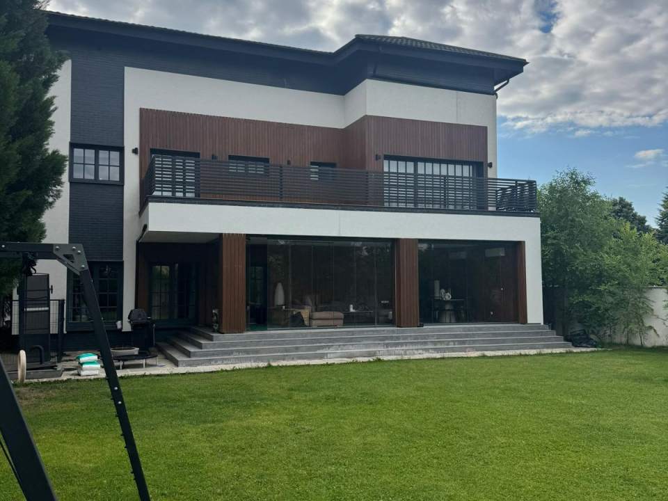 6 Bedroom Villa For Sale photo no. 18
