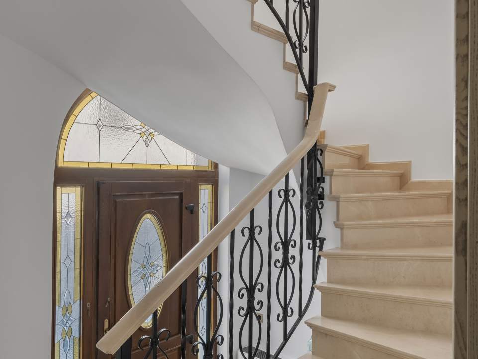 5 Bedroom Villa For Sale In Cotroceni photo no. 6