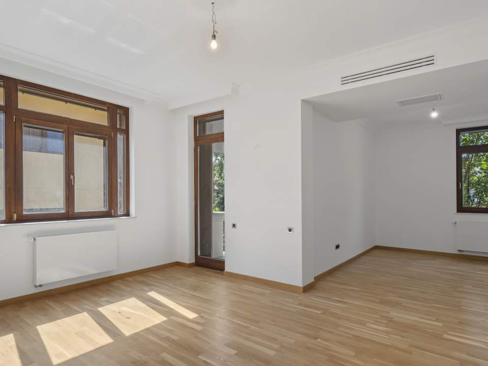 5 Bedroom Villa For Sale In Cotroceni photo no. 2