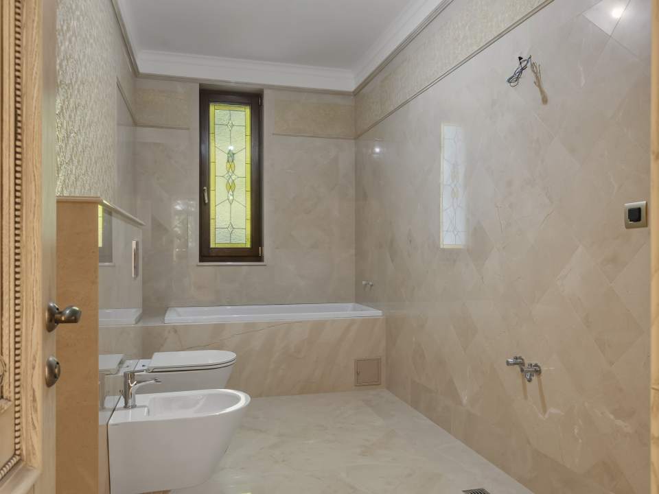5 Bedroom Villa For Sale In Cotroceni photo no. 11
