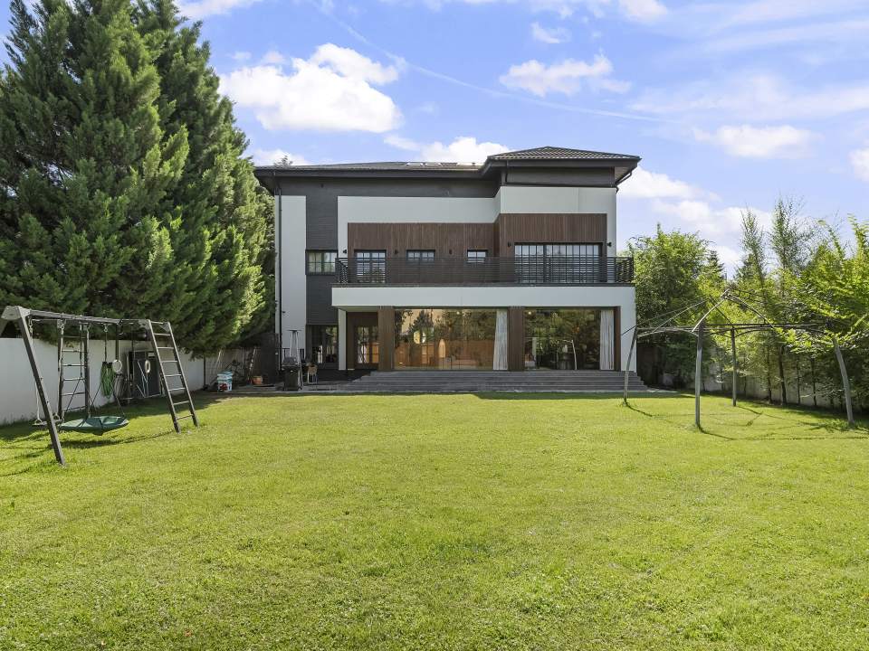 6 Bedroom Villa For Sale photo no. 31