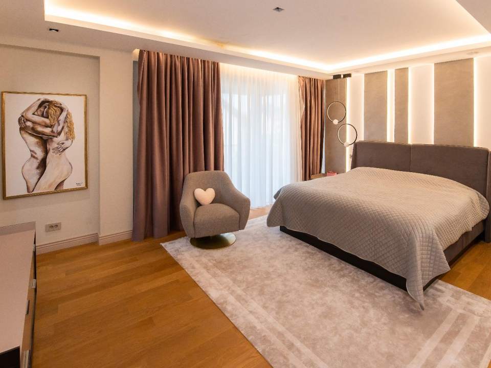 Vilă cu 6 camere de vânzare poza nr. 25