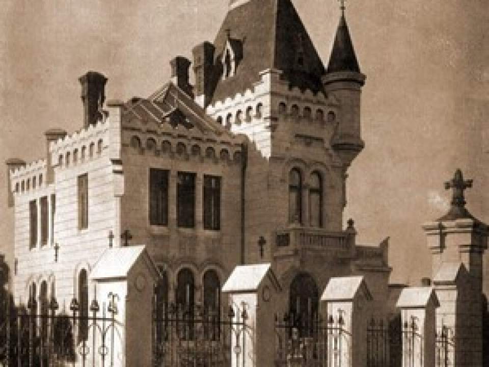 Vilă istorică în zona Armenească poza nr. 9