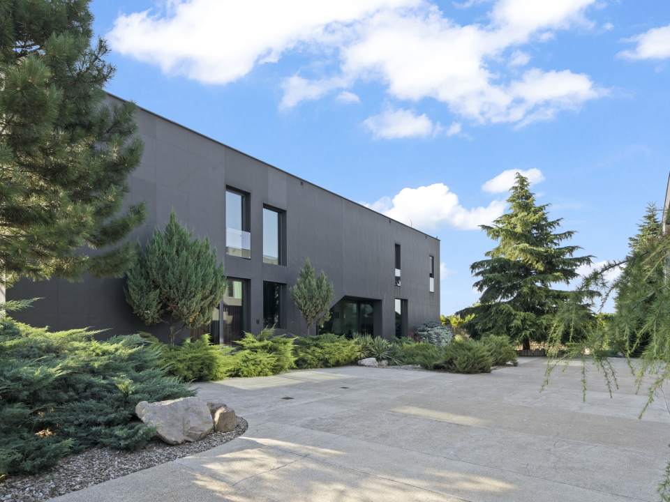 12-rooms villa for sale in Otopeni photo no. 14