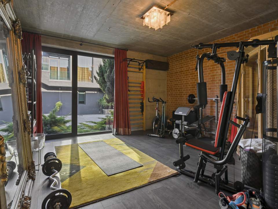 12-rooms villa for sale in Otopeni photo no. 19