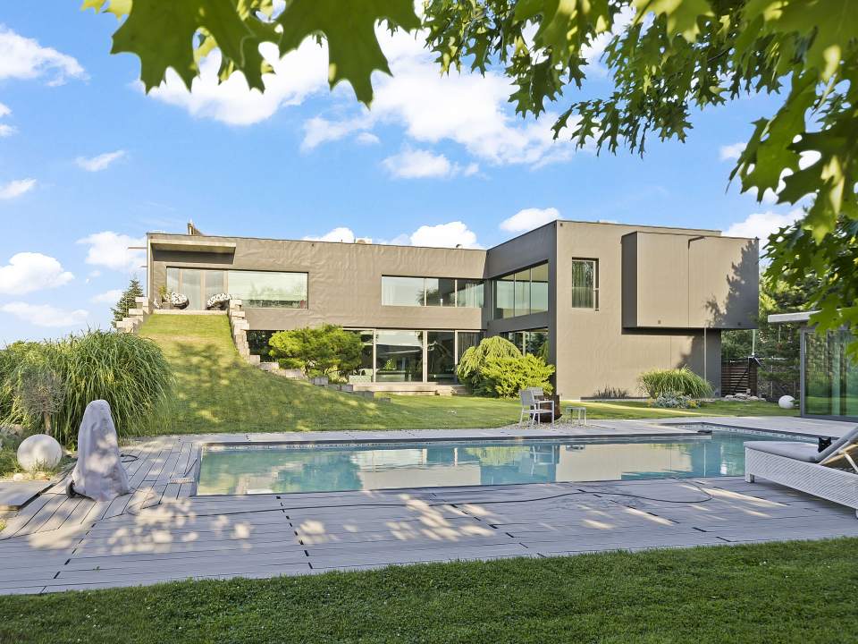 12-rooms villa for sale in Otopeni photo no. 30