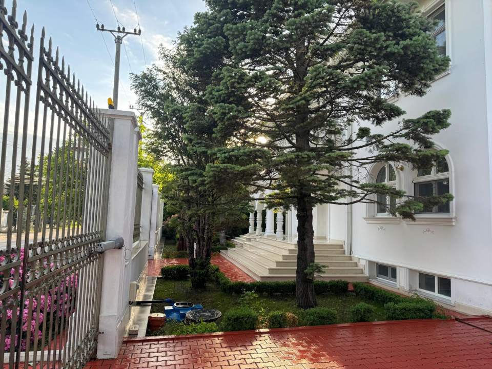 Vila eleganta cu gradina luxurianta in Otopeni poza nr. 3