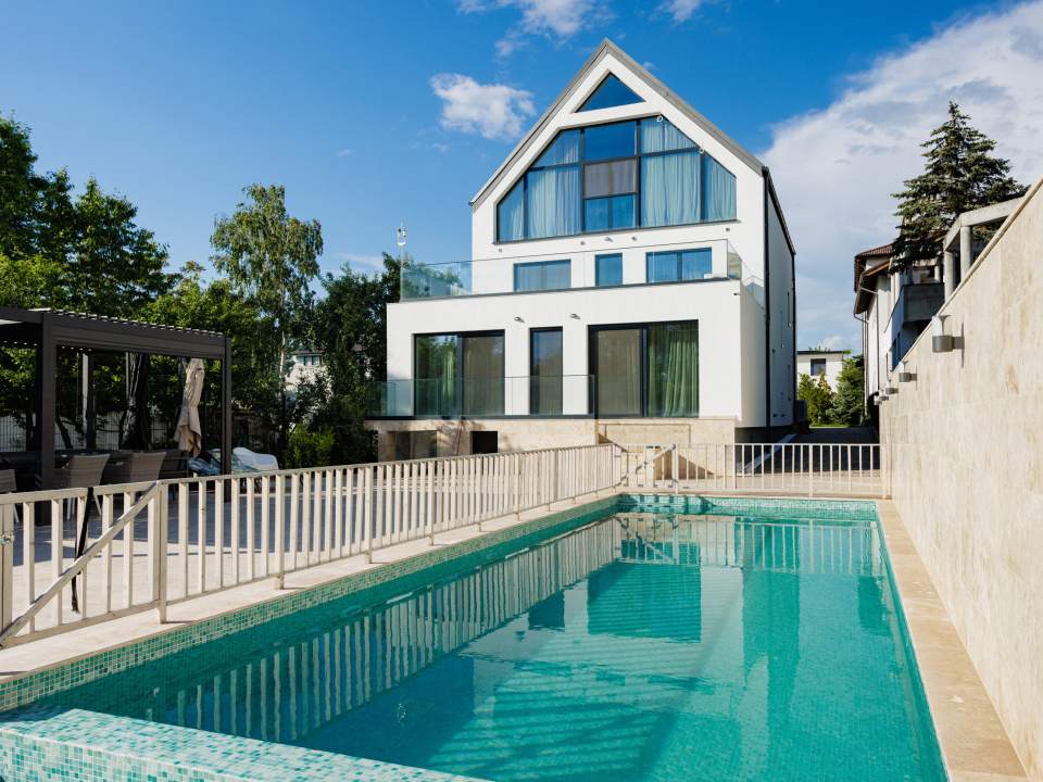 6 Bedroom Villa For Sale photo no. 1