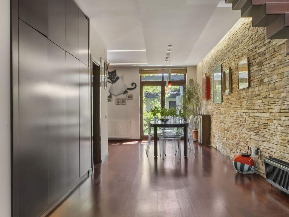 Artsy Lakefront Villa in Baneasa photo no. 6