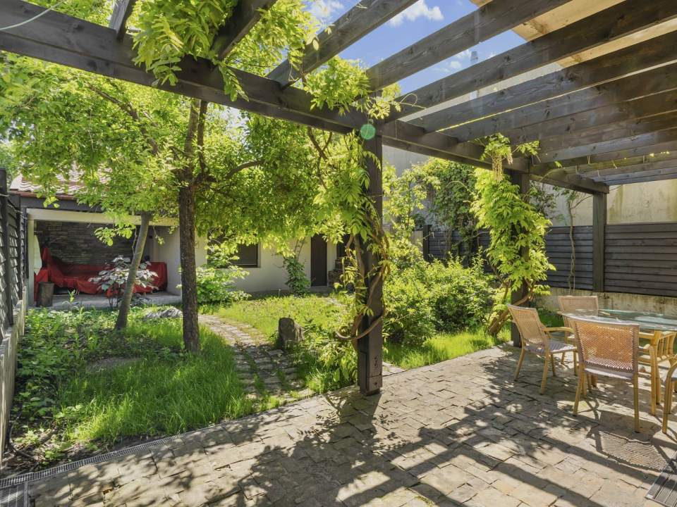 Artsy Lakefront Villa in Baneasa photo no. 30