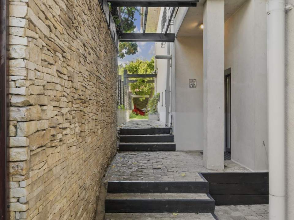 4 Bedroom Villa For Rent photo no. 13